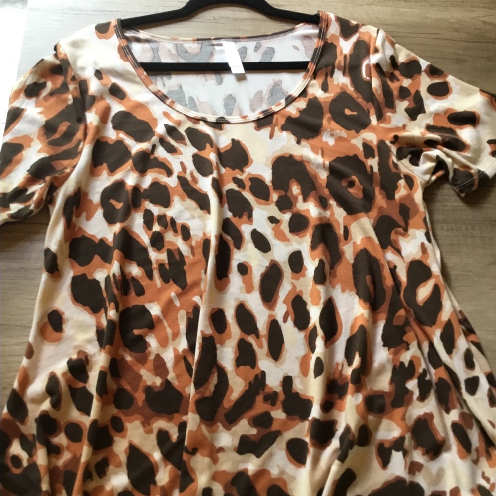 Lularoe cheetah print Perfect T NWT